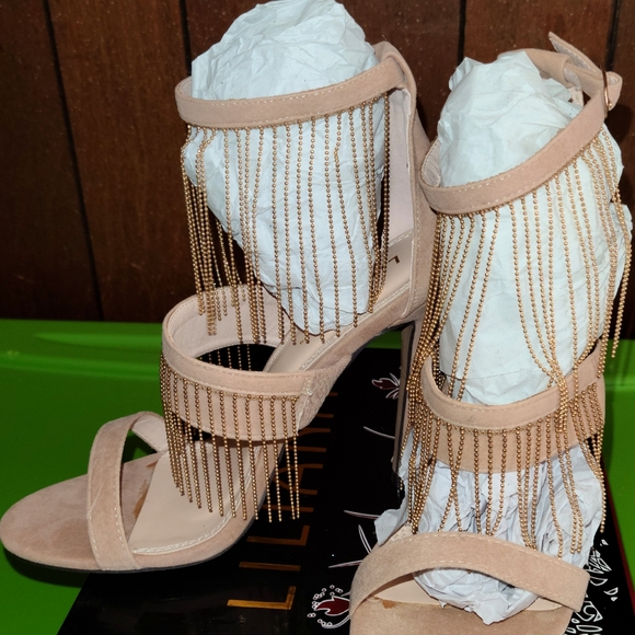 Shoes - Picture 2 of 3